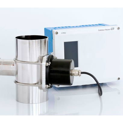 The Flowfit CUA262 flow assembly with the CYR52 ultrasonic cleaning device attached. 