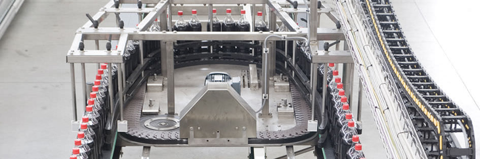 Ленточный конвейер горизонтальный для пластиковых бутылок накопительный ACMI