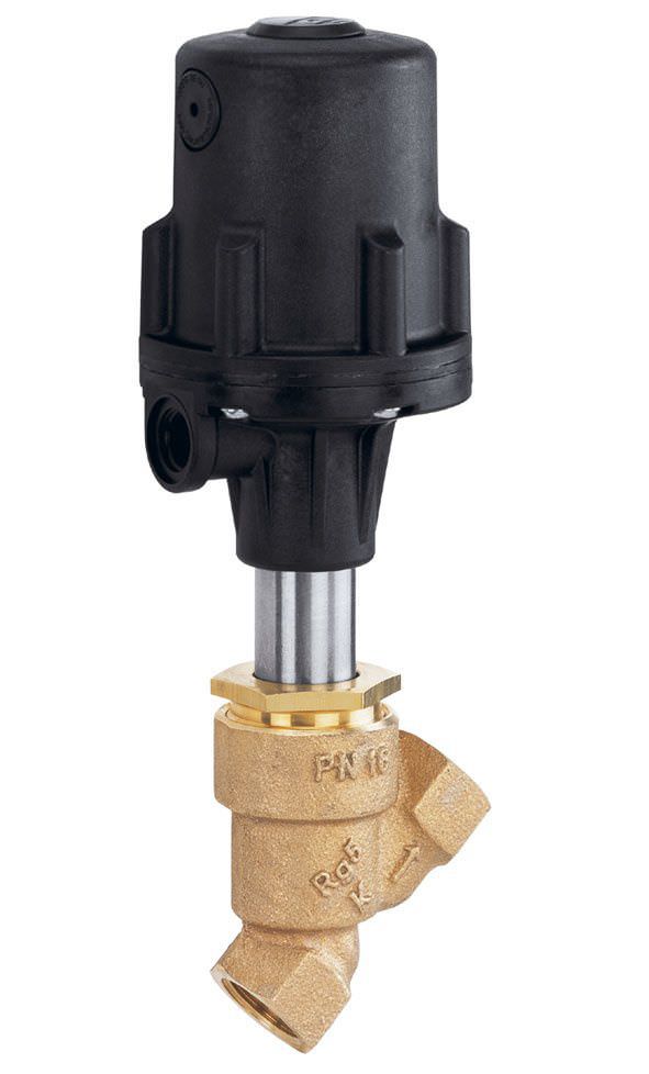 Клапан с наклонным седлом с вентилем с пневматическим приводом регулировки Globe control valves GEMÜ 554 GEMÜ Gebrüder Müller Apparatebau GmbH